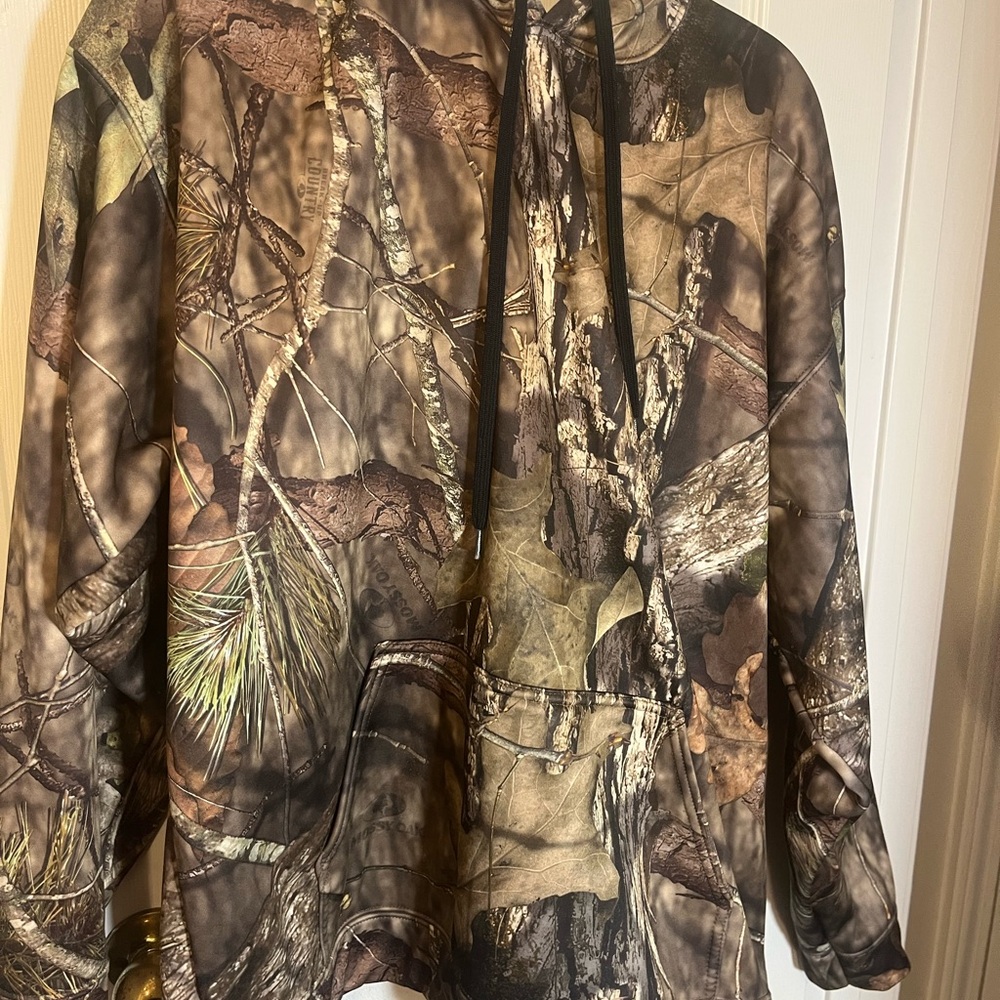 NWOT Camouflage Men's Hoodie